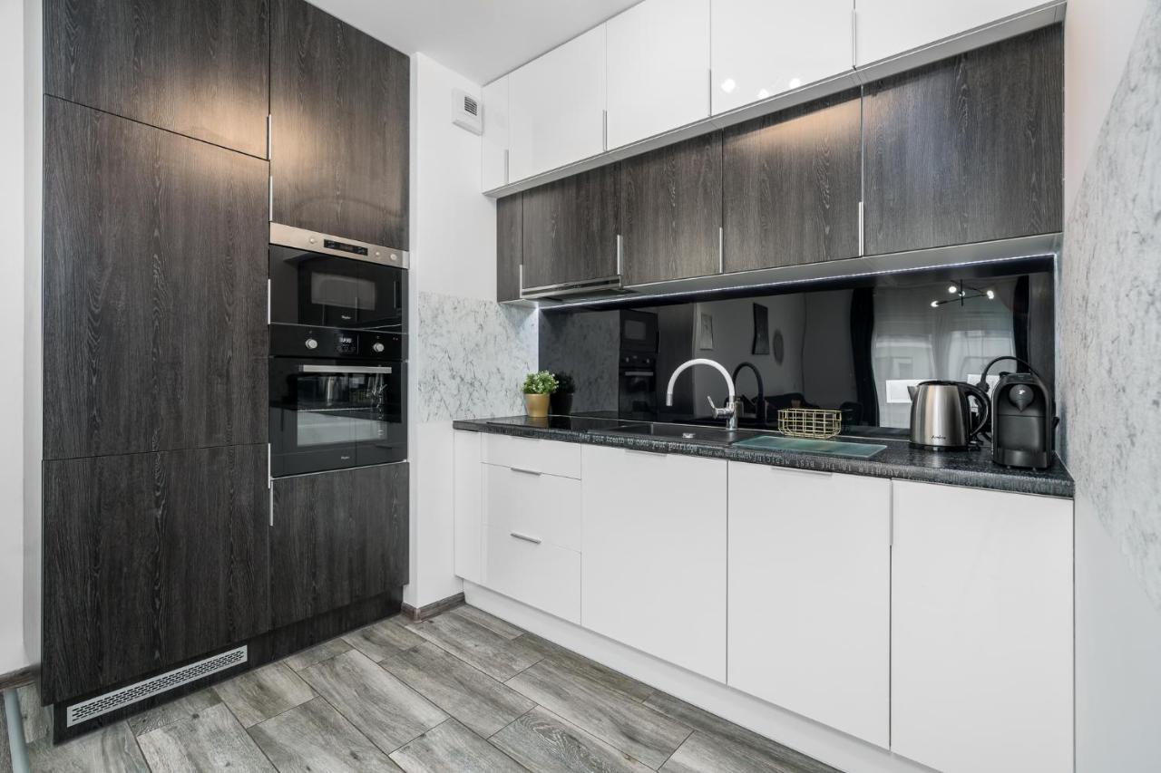 Sleepway Apartment - Garbary 100-46 z parkingiem Poznan Bagian luar foto