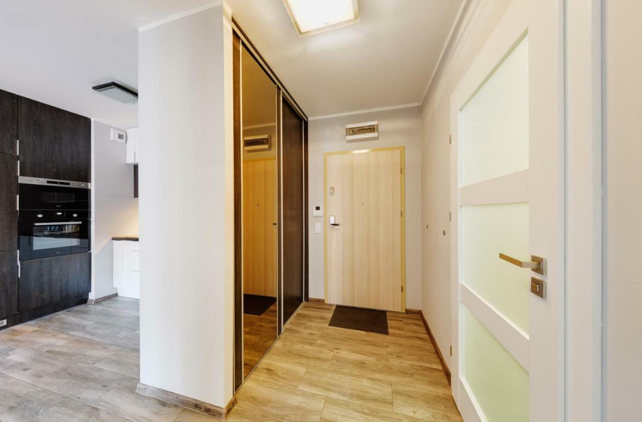 Sleepway Apartment - Garbary 100-46 z parkingiem Poznan Bagian luar foto